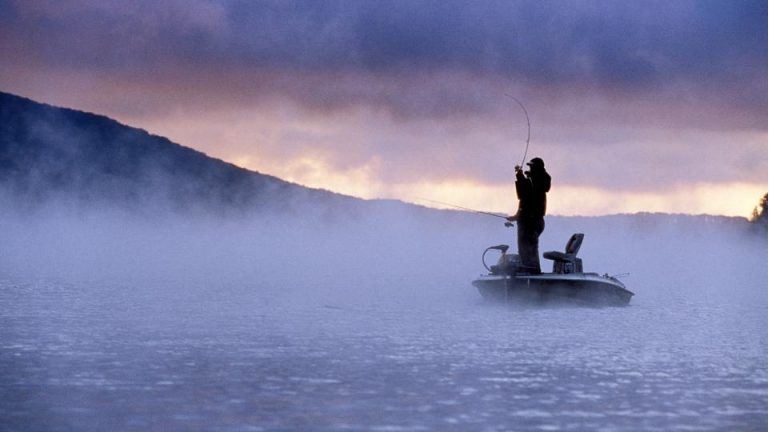 https://fishingblueprint.com/wp-content/uploads/2020/09/bass-boat-morning-fog.jpg